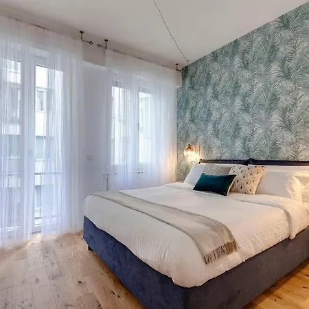 Apartment Nazionale Dream - Blu Pavone *